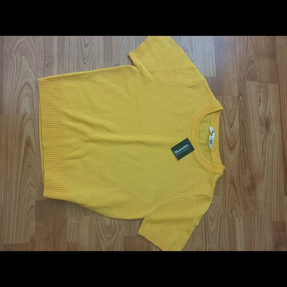 Super cute yellow crop top